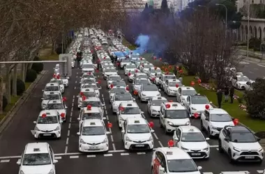 La Revolución de los Robotaxis de Tesla: Un Cambio Irreversible en la Movilidad Urbana