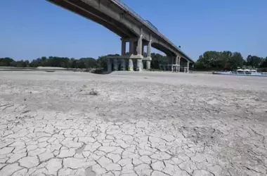 La Inteligencia Artificial y Su Impacto Ambiental: Un Análisis Crítico