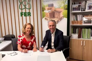 Impulso a la Economía Circular: Acuerdo Estratégico entre FER y AMBIENVASES para Envases Industriales