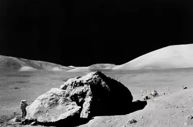 Hacia una Presencia Lunar Duradera: Pilares de la Exploración Sostenible