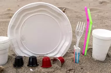 Restricción del plástico de un solo uso, avances tímidos y dudas sobre los datos del reciclaje