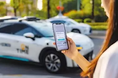 La Revolución del Taxi Autónomo en Europa: Una Alianza Inesperada