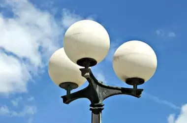 IDAE Impulsa la Eficiencia Energética en el Alumbrado Público de 70 Municipios Españoles