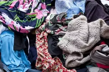 Controversia en torno al Proyecto de Real Decreto sobre Residuos Textiles: Un Análisis Crítico