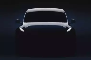 Tesla Desvela el Model Y L: Un Desafío Directo a la Supremacía de BYD en el Mercado Eléctrico