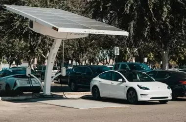 Coches Eléctricos: Tecnología, Beneficios y Desafíos