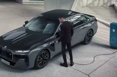 BMW advierte: Europa al borde del caos eléctrico sin más puntos de carga