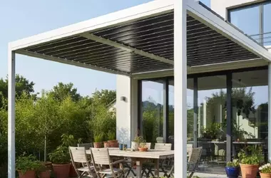 Innovación Sostenible: Pérgolas de Aluminio para una Climatización Natural y Eficiente