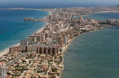 El Mar Menor revive: la vegetación marina muestra signos de recuperación tras el colapso ecológico