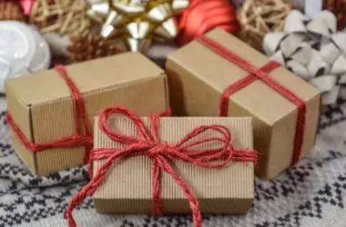 Celebrando la Navidad de Manera Sostenible: Estrategias para Reducir el Consumo Excesivo
