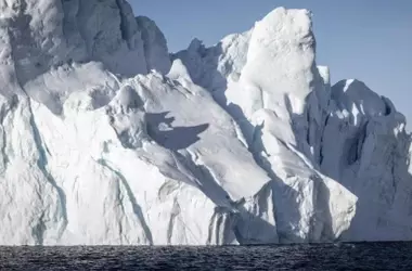 Descubrimiento profundo: Submarino chino desvela misterios del Ártico a 5.277 metros bajo el hielo