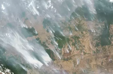 El humo de los incendios forestales: un inesperado aliado para la Amazonía
