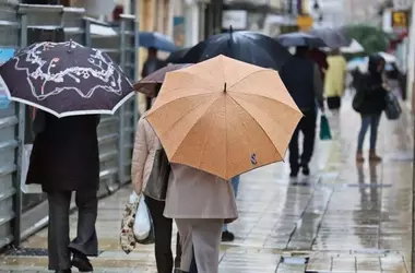 Pronóstico del Tiempo en España: Frío, Viento y Lluvias para el 15 de Marzo
