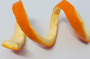 Un logro científico asombroso: las cáscaras de naranja impulsan las baterías de plomo-ácido