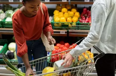Nueva normativa en España: Transformación y donación de alimentos para combatir el desperdicio