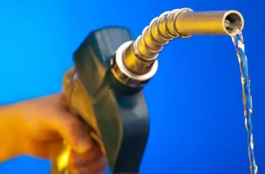 Un Avance Ecológico: Científicos Convierten Plástico en Gasolina