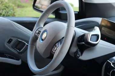 Uno de cada diez conductores se arrepiente de comprar coches eléctricos por problemas de carga y autonomía