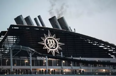 MSC Cruceros galardonado con el 'Premio Eco Bling-Bling' por prácticas de 'greenwashing' con GNL y controversia ambiental
