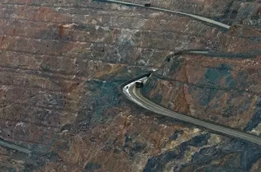 La Dominancia China en Tierras Raras: Un Llamado Urgente a la Inversión Global para Prevenir una Crisis Tecnológica