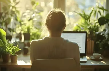 La Unión Europea implementa estrategias para mitigar la crisis energética: teletrabajo y cambios en la movilidad para un consumo reducido.