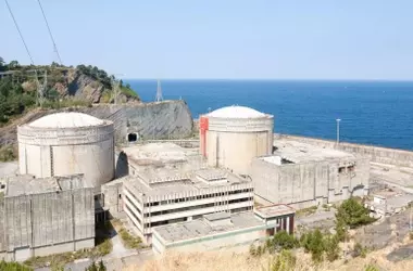 Greenpeace objeta la piscifactoría en Lemoiz y demanda la recuperación del área de la antigua central nuclear