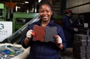 Innovación Sostenible: Ladrillos Ecológicos de Plástico Reciclado en Kenia