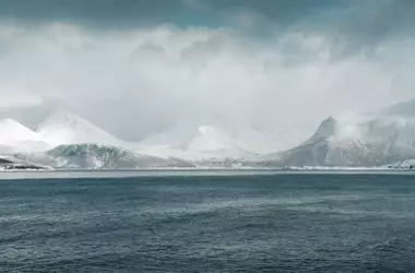 La Expedici￳n "Deep Arctic" de Greenpeace: Un Viaje Cient￭fico para Salvaguardar las Aguas Polares