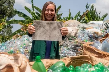 De Desperdicio a Obra Maestra: La Innovadora Propuesta de Uganda Transforma Plástico en Baldosas