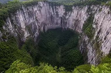 Un Misterioso Abismo en China Revela un Paraíso Subterráneo con Más de Mil Doscientas Formas de Vida