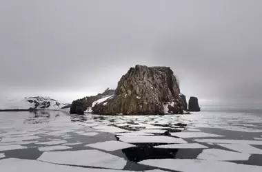 Microplásticos invaden la Antártida: la Isla Decepción en la mira