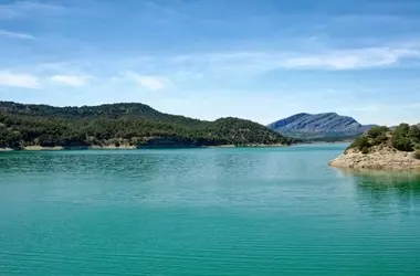 Descenso Continua en Embalses Españoles a Pesar de Niveles Históricos