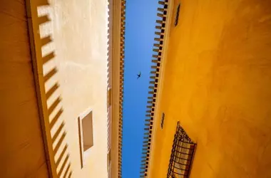 España ante un Verano Temprano: Temperaturas de hasta 38°C y Tormentas Aisladas
