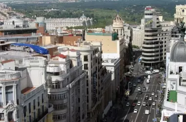 España: Hacia el Millón de Vehículos Eléctricos e Híbridos Enchufables con Cifras Récord de Matriculaciones