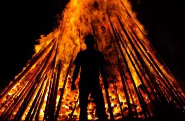 Fiesta de San Juan y Ola de Calor: Transformación de la Celebración para Preservar el Medio Ambiente