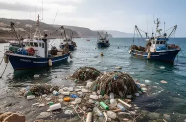 Pescadores catalanes: Campeones en la Limpieza Marina y Lucha Contra la Contaminación