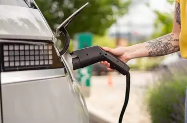 Stellantis apuesta por la hibridación para descarbonizar el transporte y sustituir el diésel