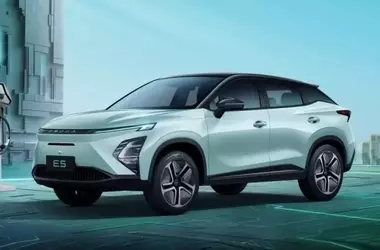 Programa Auto+: Un Vistazo Crítico a los Incentivos para Vehículos Eléctricos en España
