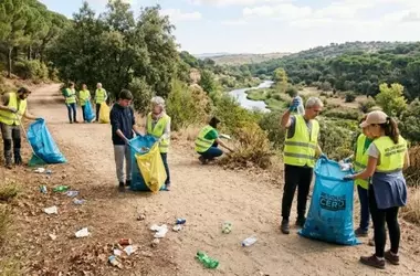 Voluntarios Movilizados: Combatir la Basura en Espacios Naturales de España