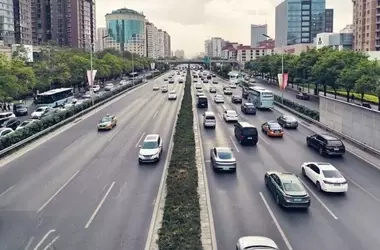 Expansión europea de robotaxis: Uber y Pony.ai unen fuerzas