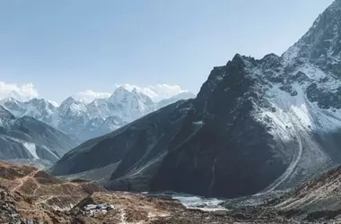 Catástrofe Glaciar en el Himalaya: Avalancha Devastadora y Amenaza de Nueva Inundación