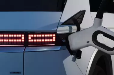 Madrid inaugura una estación de carga ultrarrápida para vehículos eléctricos