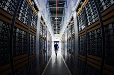 Centros de datos y el desafío de la energía 80% renovable: Una pugna regulatoria en España