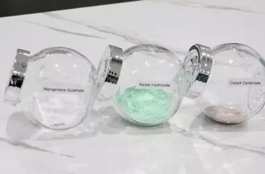 Cáscaras de Naranja Revolucionan el Reciclaje de Baterías: Científicos de Singapur Lideran el Camino Hacia la Sostenibilidad