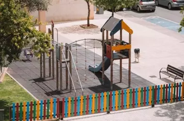 Alerta Ambiental: Solicitud de Retiro de Suelos de Caucho en Parques Infantiles por Riesgos para la Salud y el Medio Ambiente
