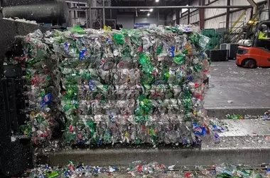 La Recuperación de Envases en Míchigan: Desafíos y Futuro del Sistema de Depósito