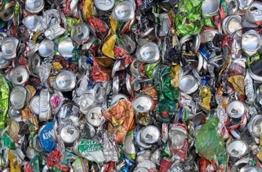 Innovación Sostenible: Un Proceso Químico Revolucionario Transforma Aluminio y PET